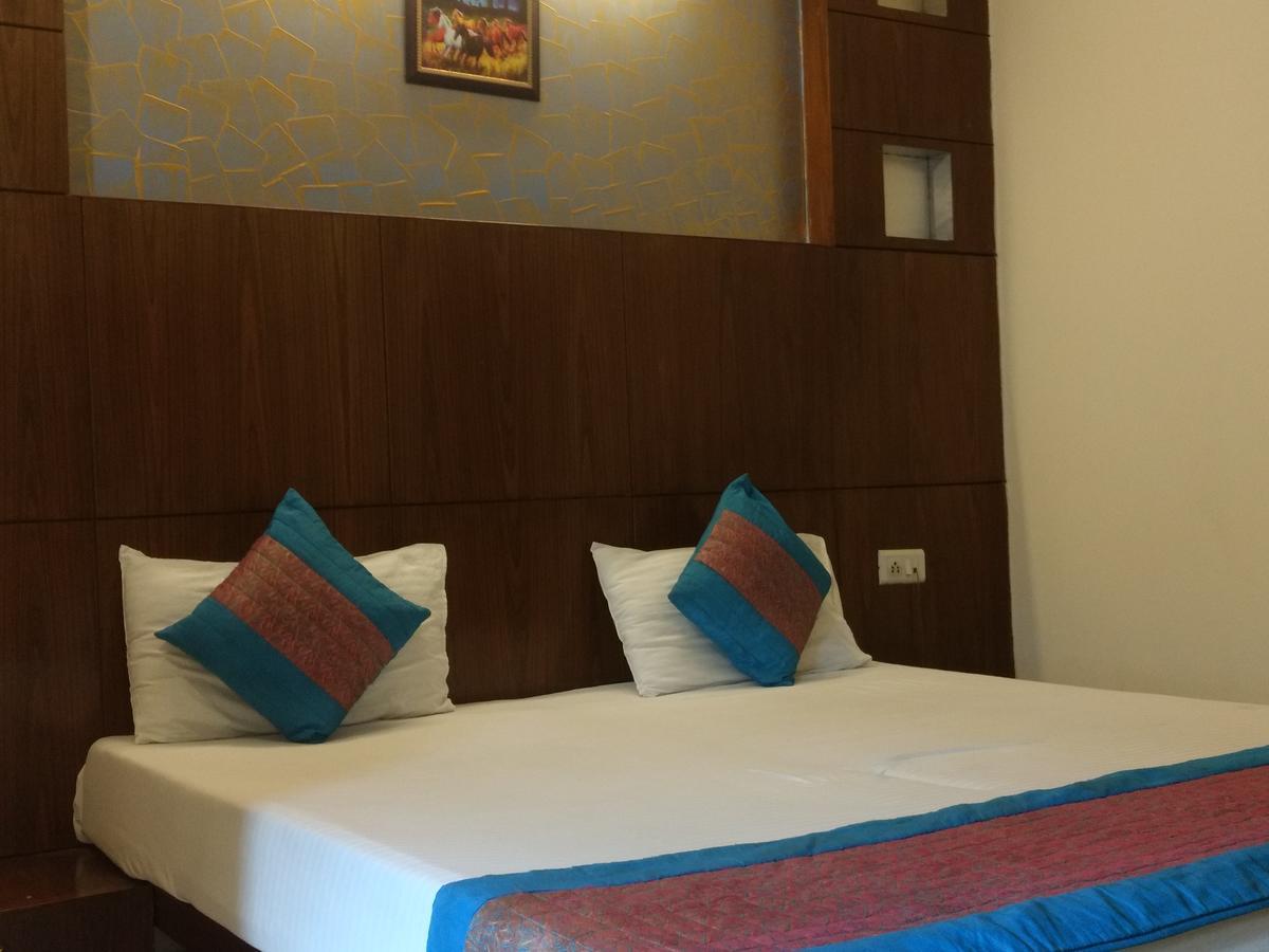 Hotel Sun Village Near New Delhi Railway Station Exterior photo